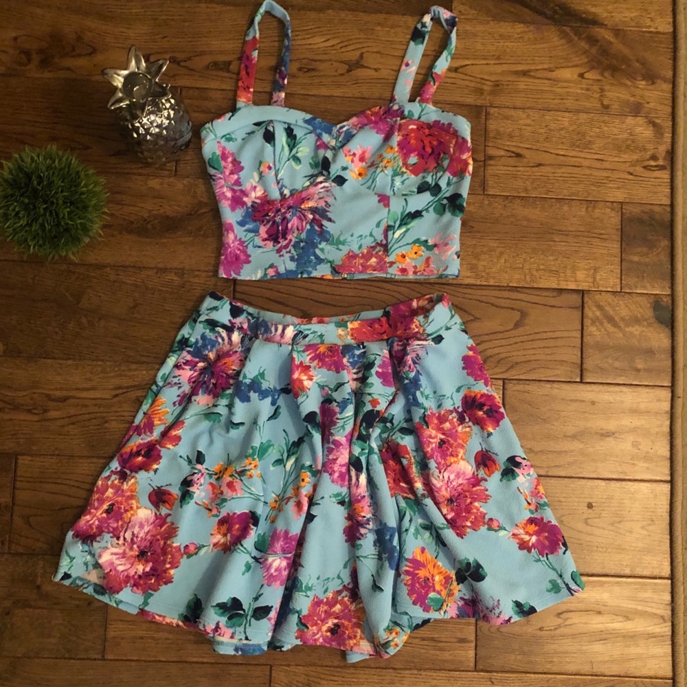 Floral crop and skirt set